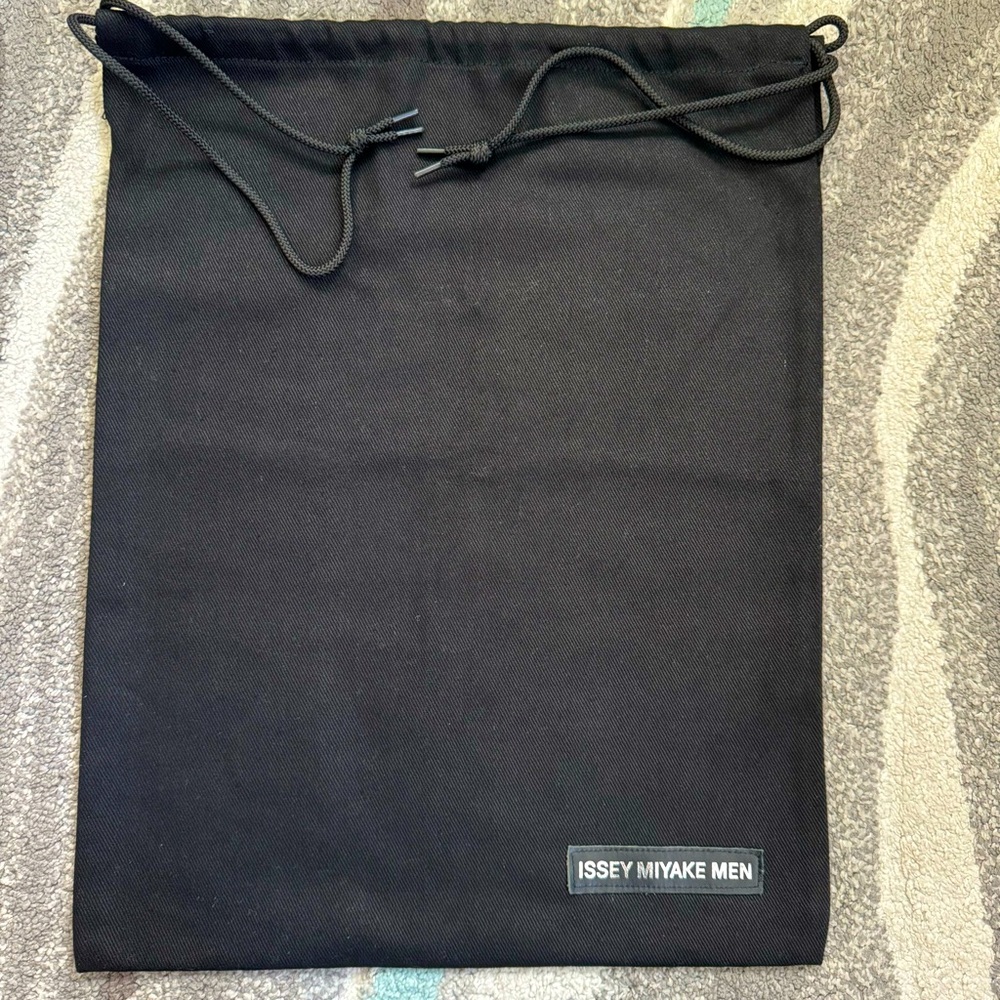 Issey Miyake Dust cover
